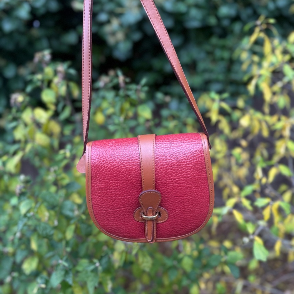Dooney & Bourke Vintage Tack Bag Leather Red Tan Crossbody Pre Tag - Picture 3 of 9